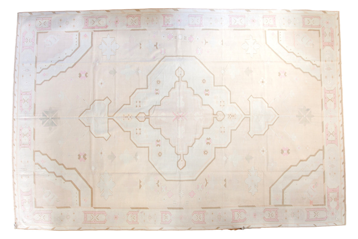 Vintage Dhurrie carpet, minimalist geometric Serapi design, pale peach, ivory, brown outlines.