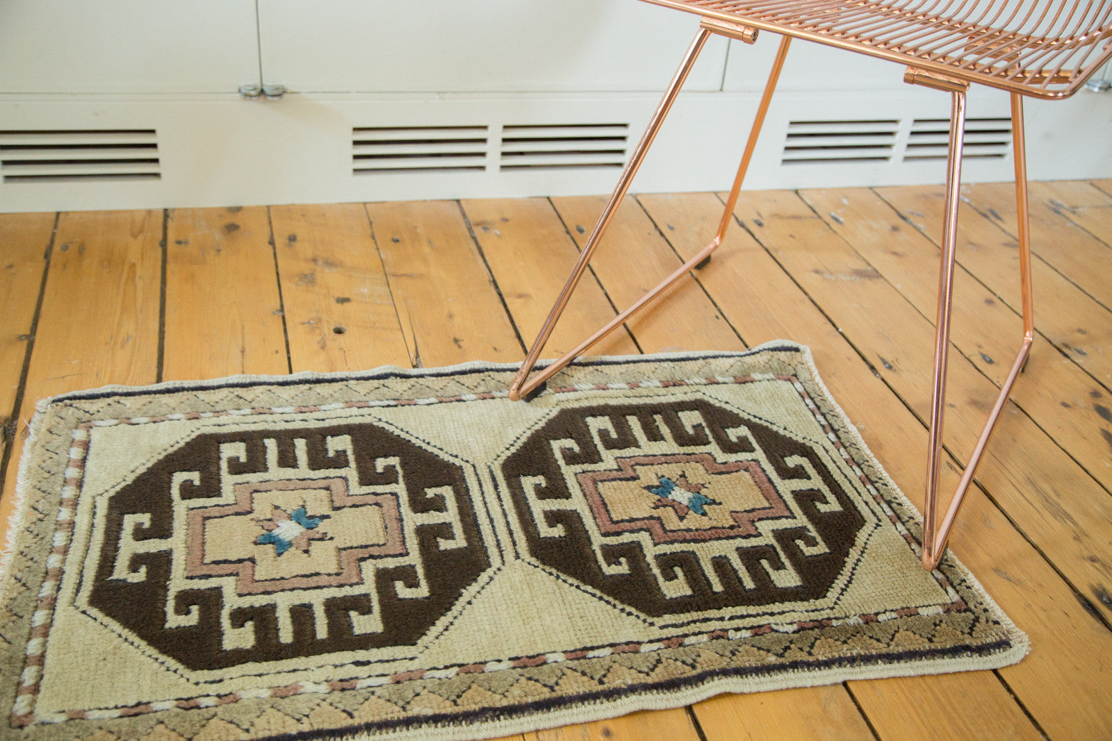  Vintage Oushak Rug Mat / Item ee002267 image 2