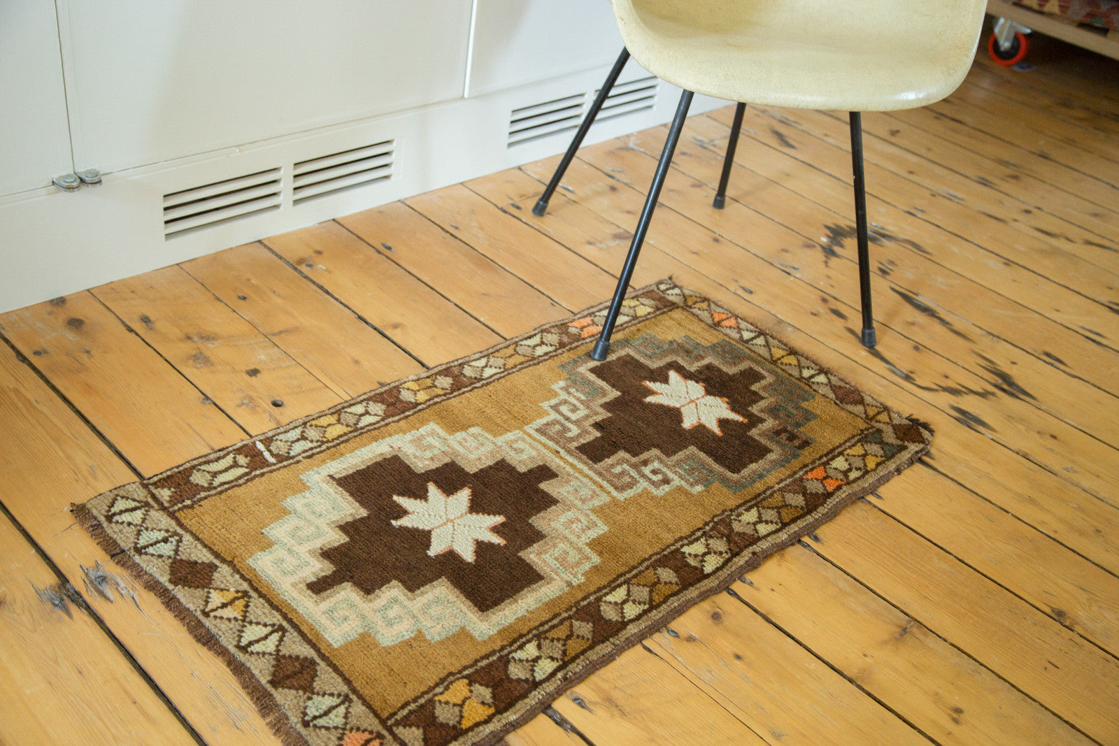 1.5x3 Vintage Oushak Rug Runner // ONH Item ee002279 Image 1