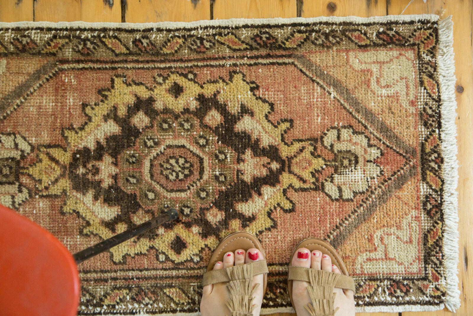 1.5x3 Vintage Oushak Rug Runner // ONH Item ee002305 Image 1