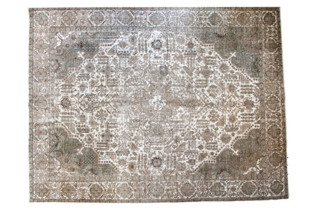 9'10" x 12'9" Vintage Distressed Tabriz Carpet / Item ee002387 image 1