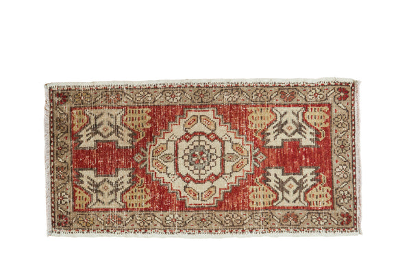 1.5x3.5 Vintage Distressed Oushak Rug Runner // ONH Item ee002438