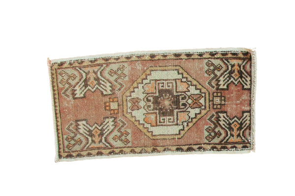 1'7" x 3' Vintage Oushak Rug Mat / Item ee002488 image 1