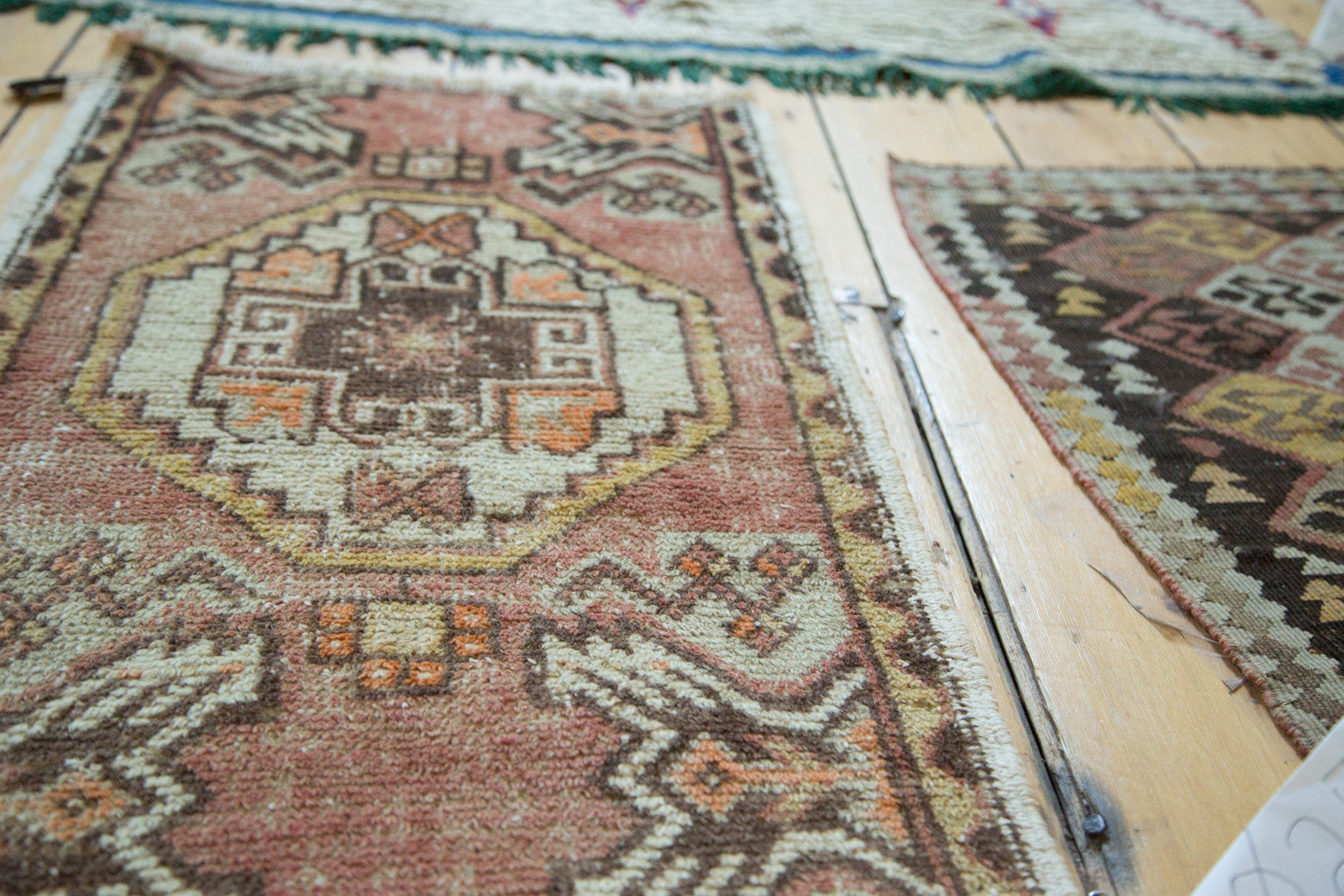  Vintage Oushak Rug Mat / Item ee002488 image 2