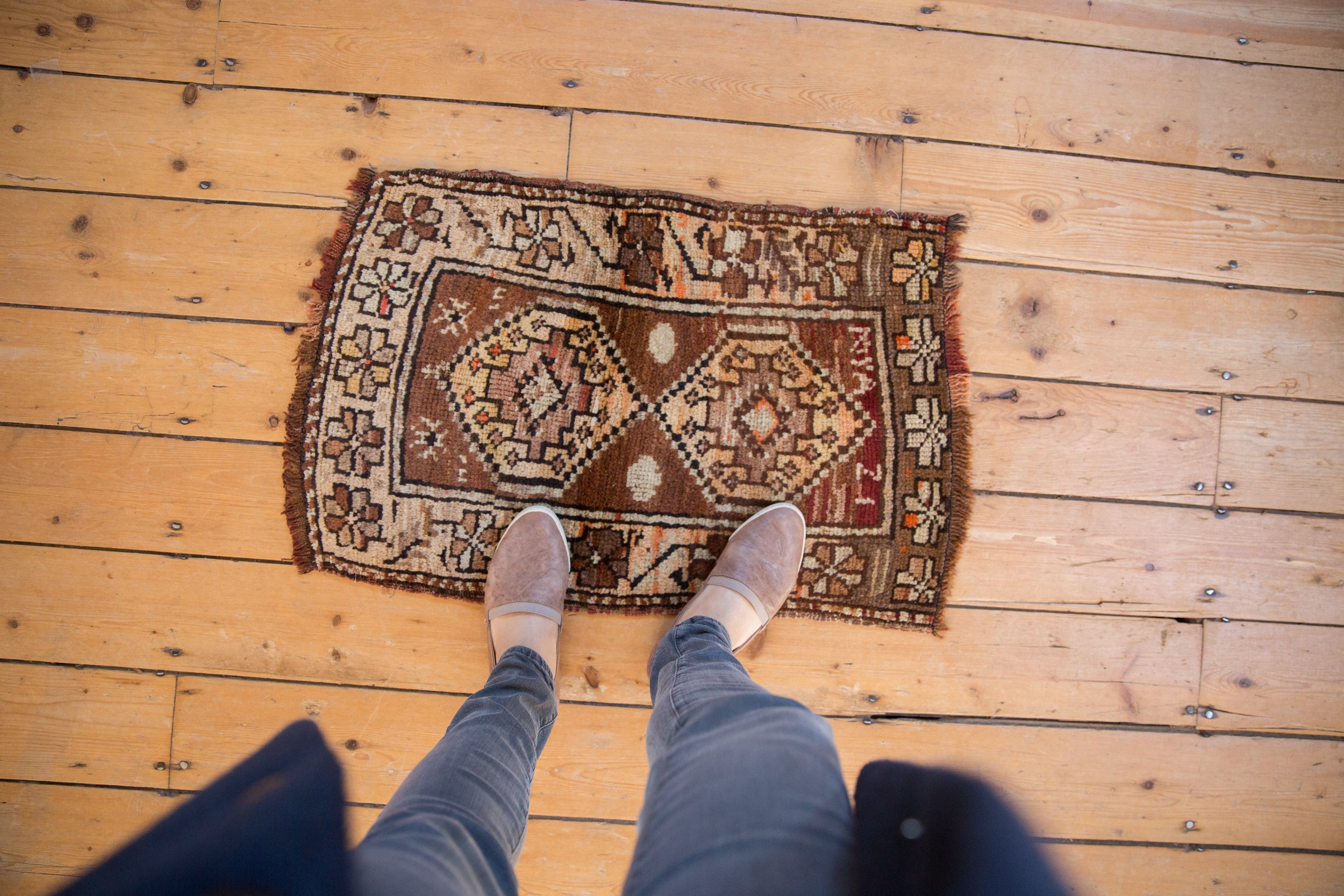 1.5x2.5 Vintage Oushak Rug Mat // ONH Item ee002563 Image 1