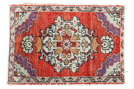 2x2.5 Vintage Oushak Rug Mat // ONH Item ee002568