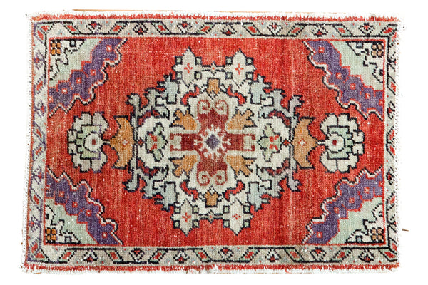 2x2.5 Vintage Oushak Rug Mat // ONH Item ee002568
