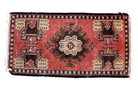 1'7" x 3' Vintage Oushak Rug Mat / Item ee002571 image 1