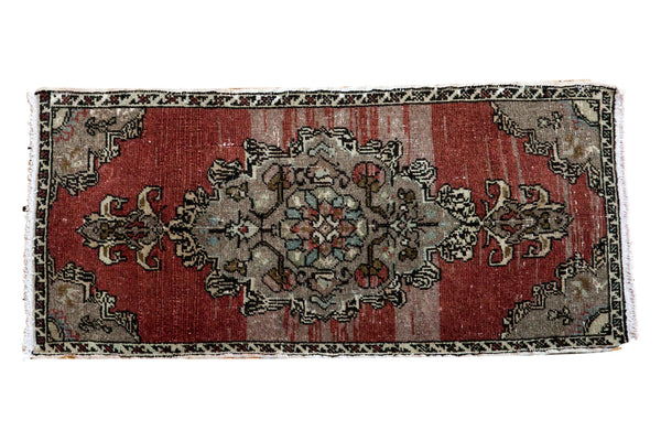 1.5x3.5 Vintage Oushak Rug Mat // ONH Item ee002581