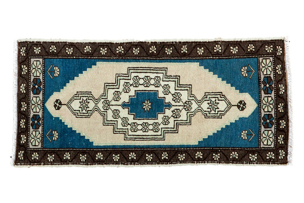 1.5x3.5 Vintage Oushak Rug Mat // ONH Item ee002583