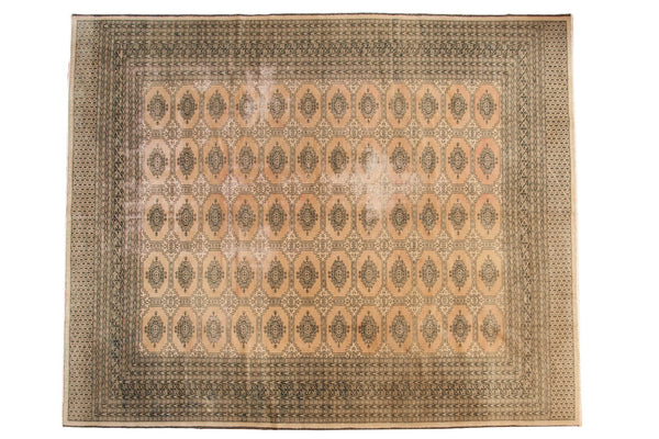 Distressed Vintage Pakistan Carpet / ONH Item EE002592