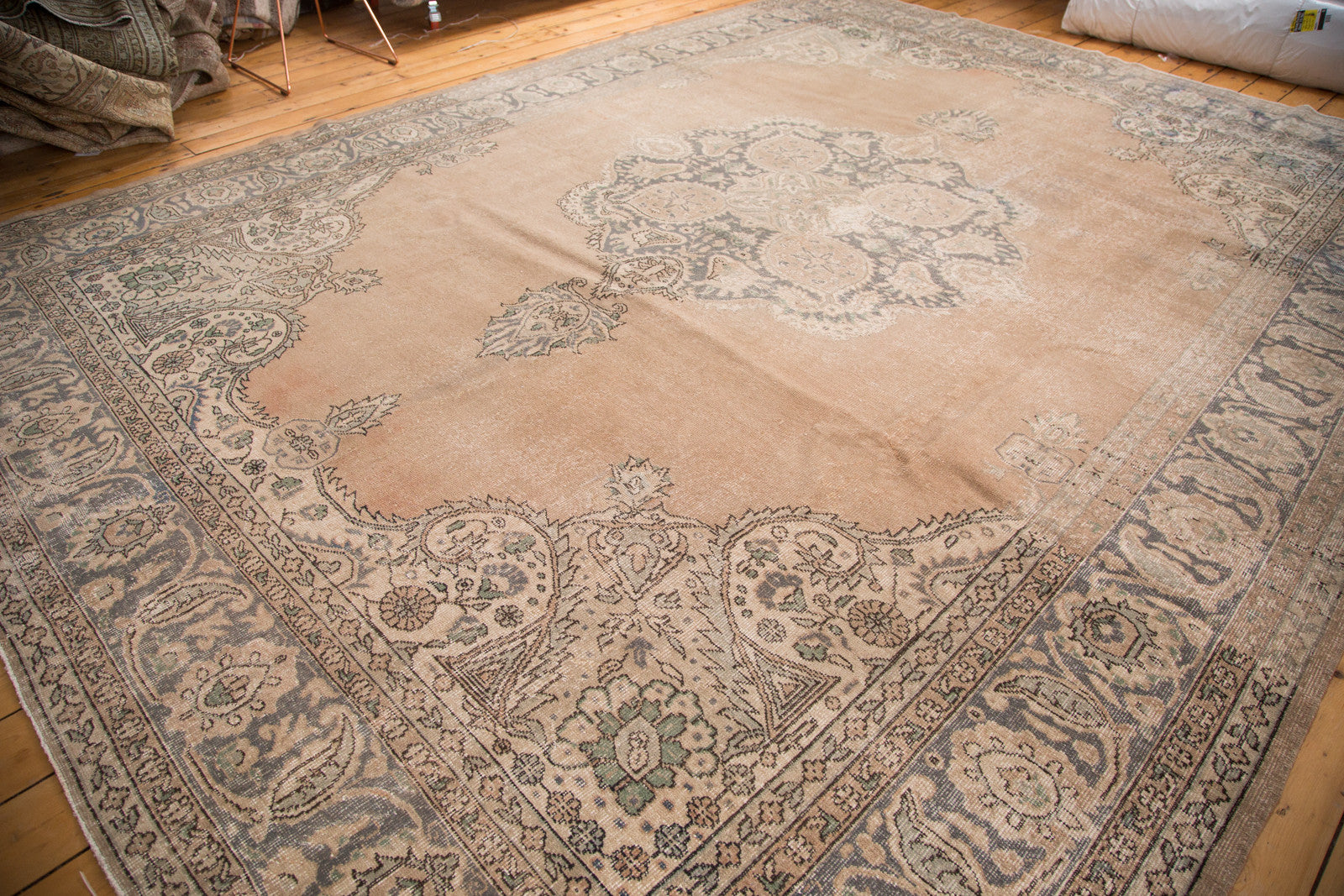  Distressed Vintage Oushak Carpet / Item ee002613 image 2