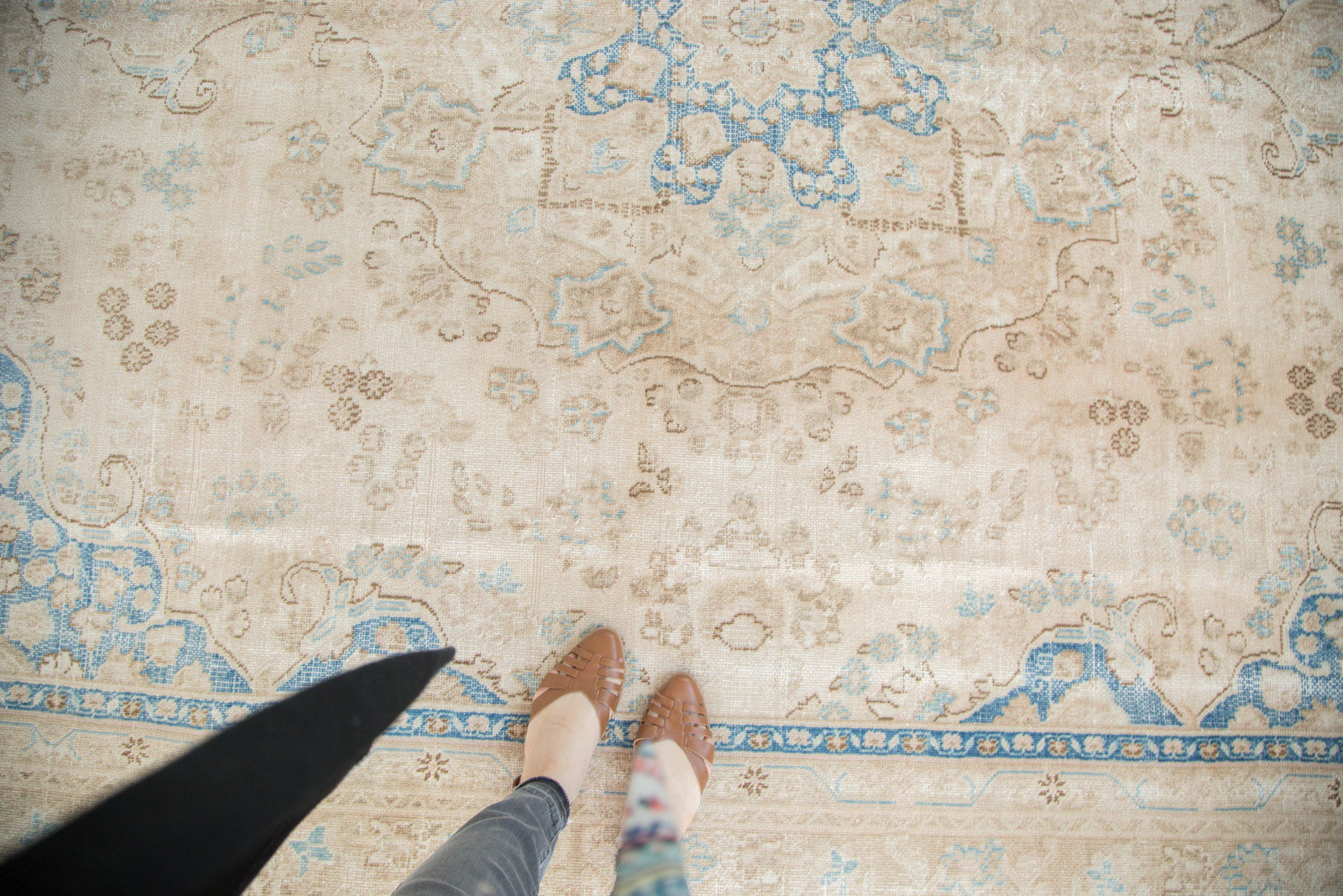 Vintage Distressed Sivas Carpet