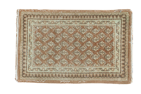1'3" x 2' Distressed Sivas Rug Mat / Item ee002748 image 1