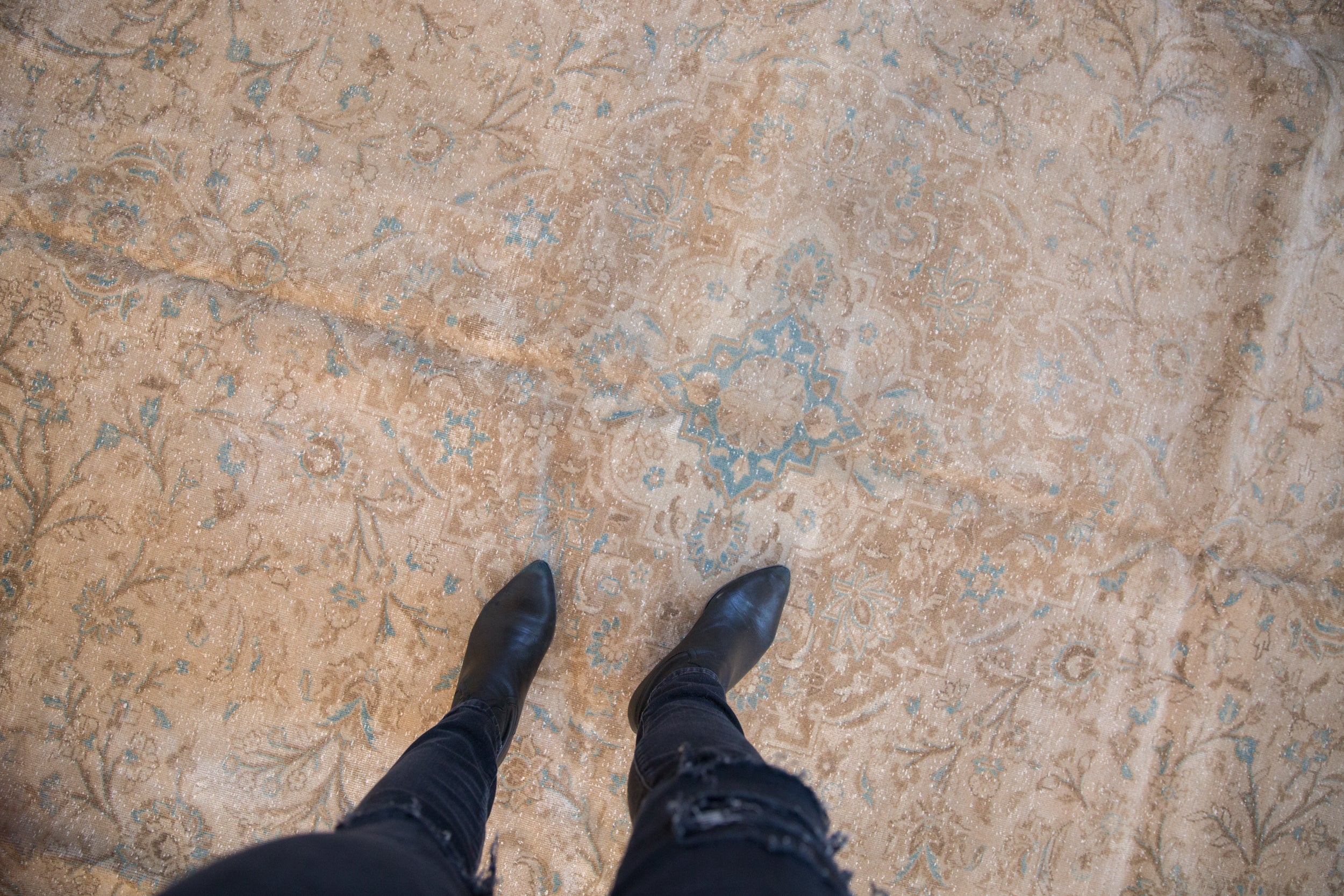 9.5x13 Vintage Distressed Kashan Carpet // ONH Item ee002775 Image 1