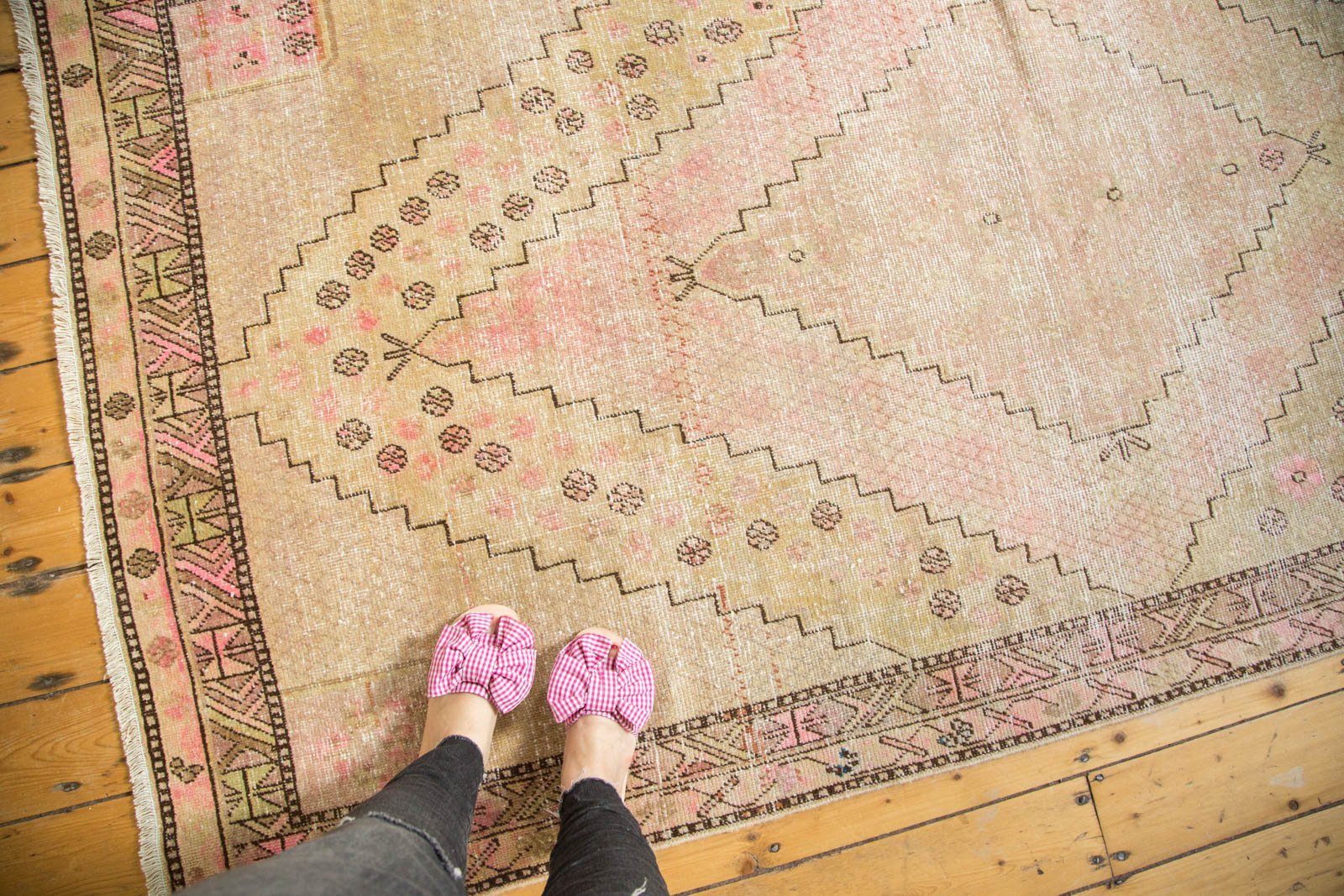  Vintage Distressed Khotan Rug Runner / Item ee002859 image 2