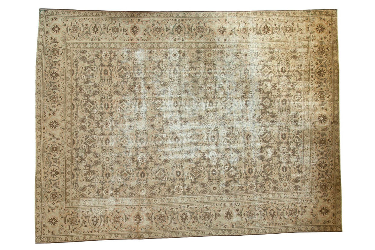 9.5x12.5 Vintage Distressed Sivas Carpet // ONH Item ee002890
