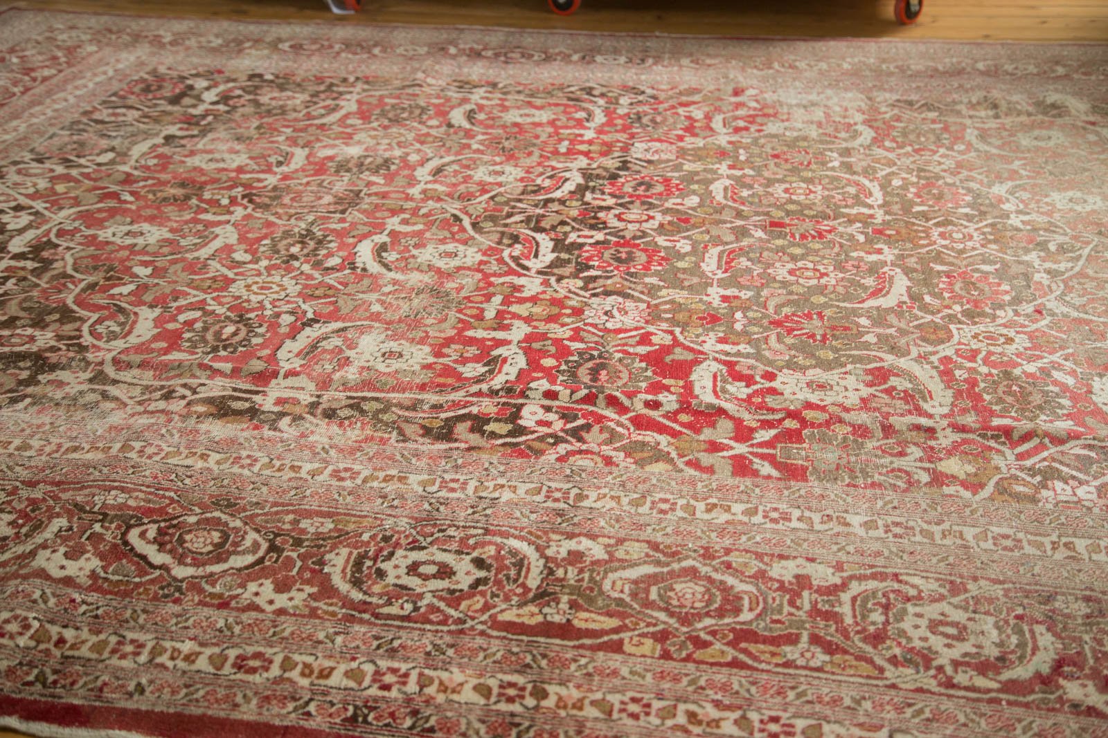  Vintage Distressed Tabriz Carpet / Item ee002972 image 2