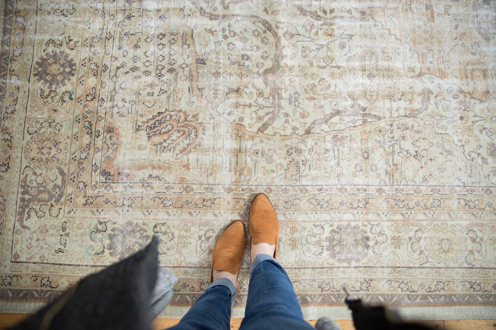 Vintage Distressed Sivas Carpet