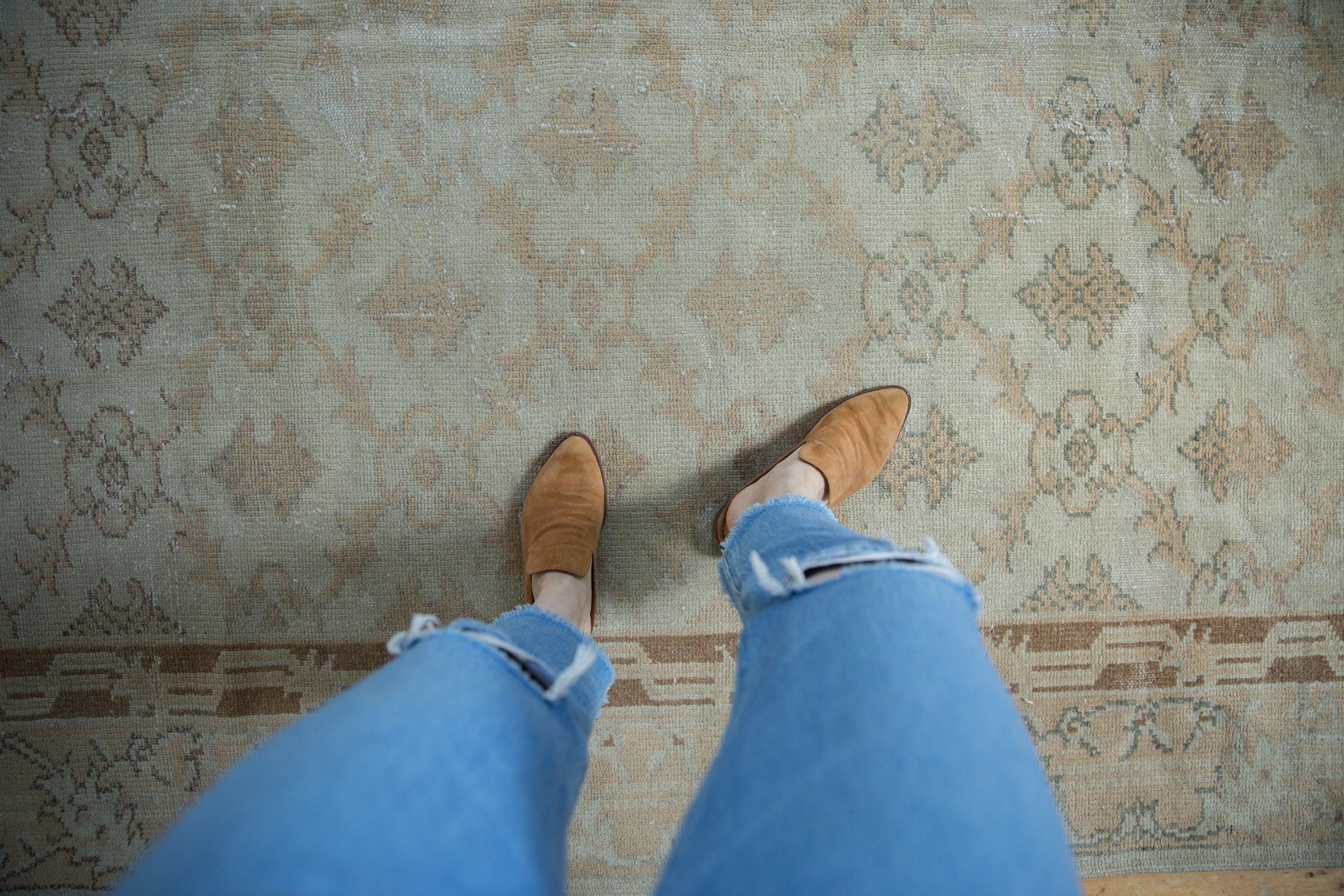 7x10 Vintage Distressed Sparta Carpet // ONH Item ee003034 Image 1