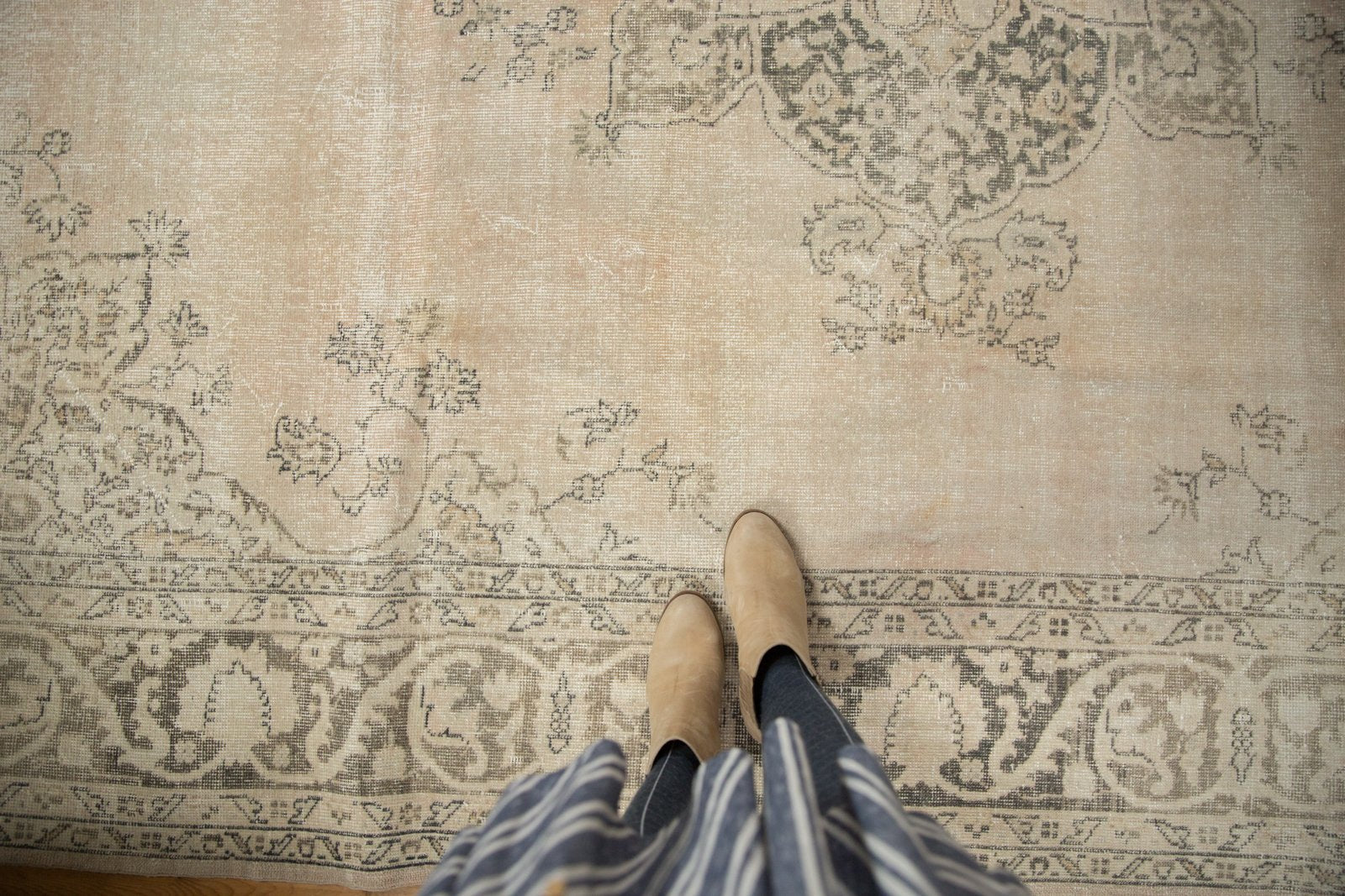 Vintage Distressed Sivas Carpet