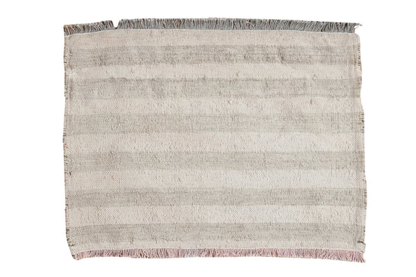 1'3" x 1'8" Vintage Turkish Kilim Square Rug Mat / Item ee003106 image 1