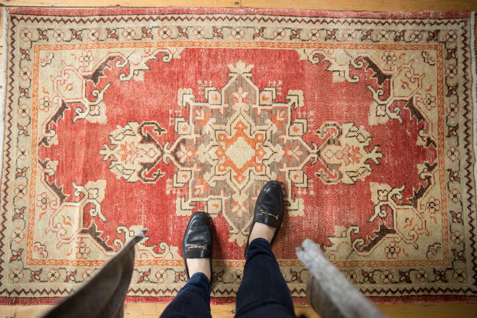  Vintage Distressed Oushak Rug / Item ee003169 image 2