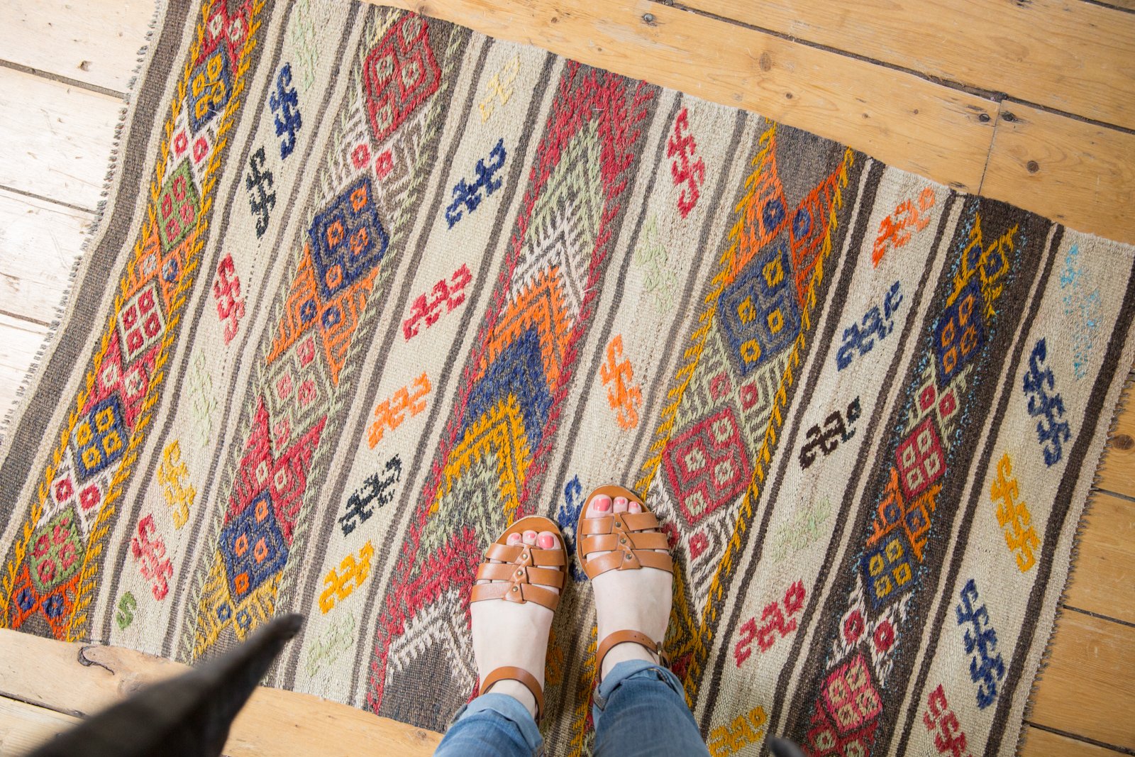 2.5x4 Vintage Jijim Rug // ONH Item ee003192 Image 1