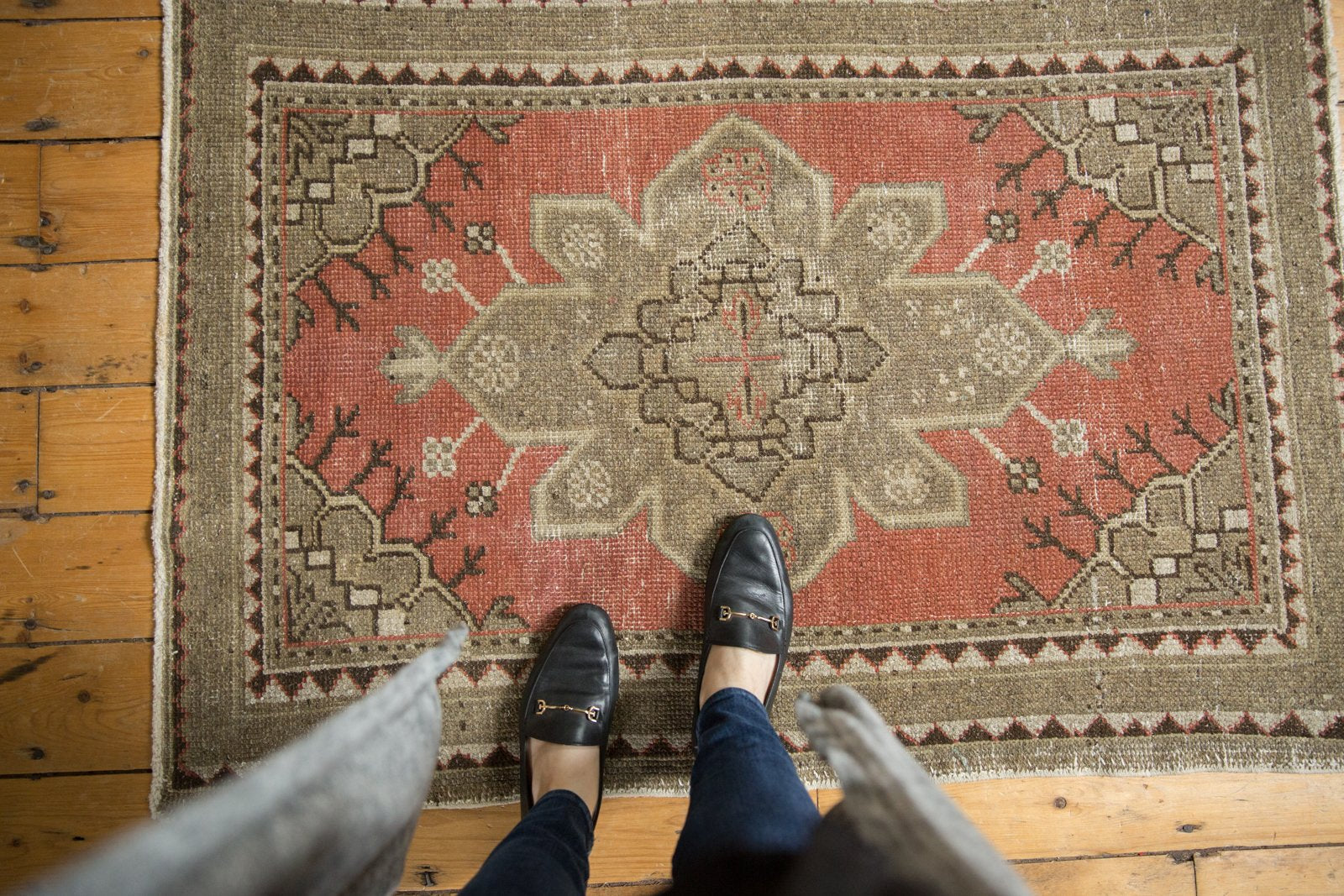  Vintage Distressed Oushak Rug / Item ee003202 image 2