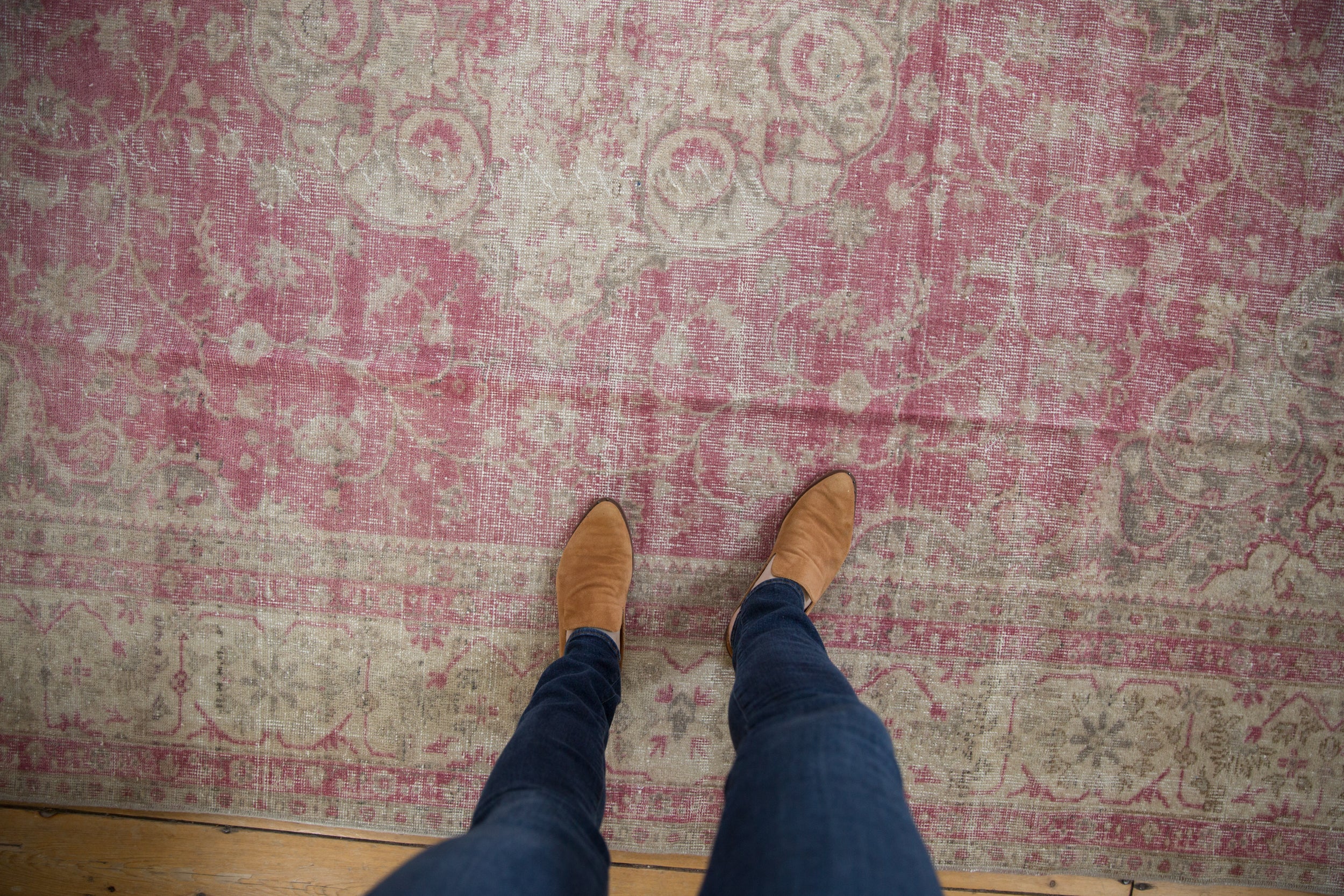 8x10.5 Vintage Distressed Sivas Carpet // ONH Item ee003219 Image 1