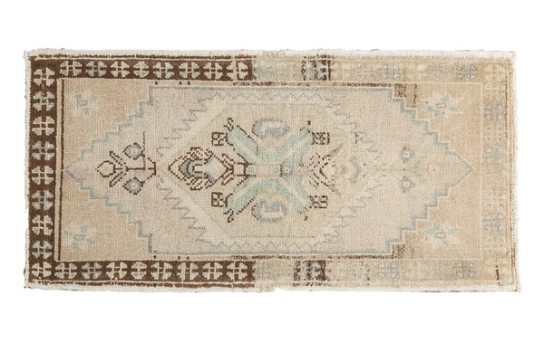 1.5x3 Vintage Distressed Oushak Rug Mat // ONH Item ee003254