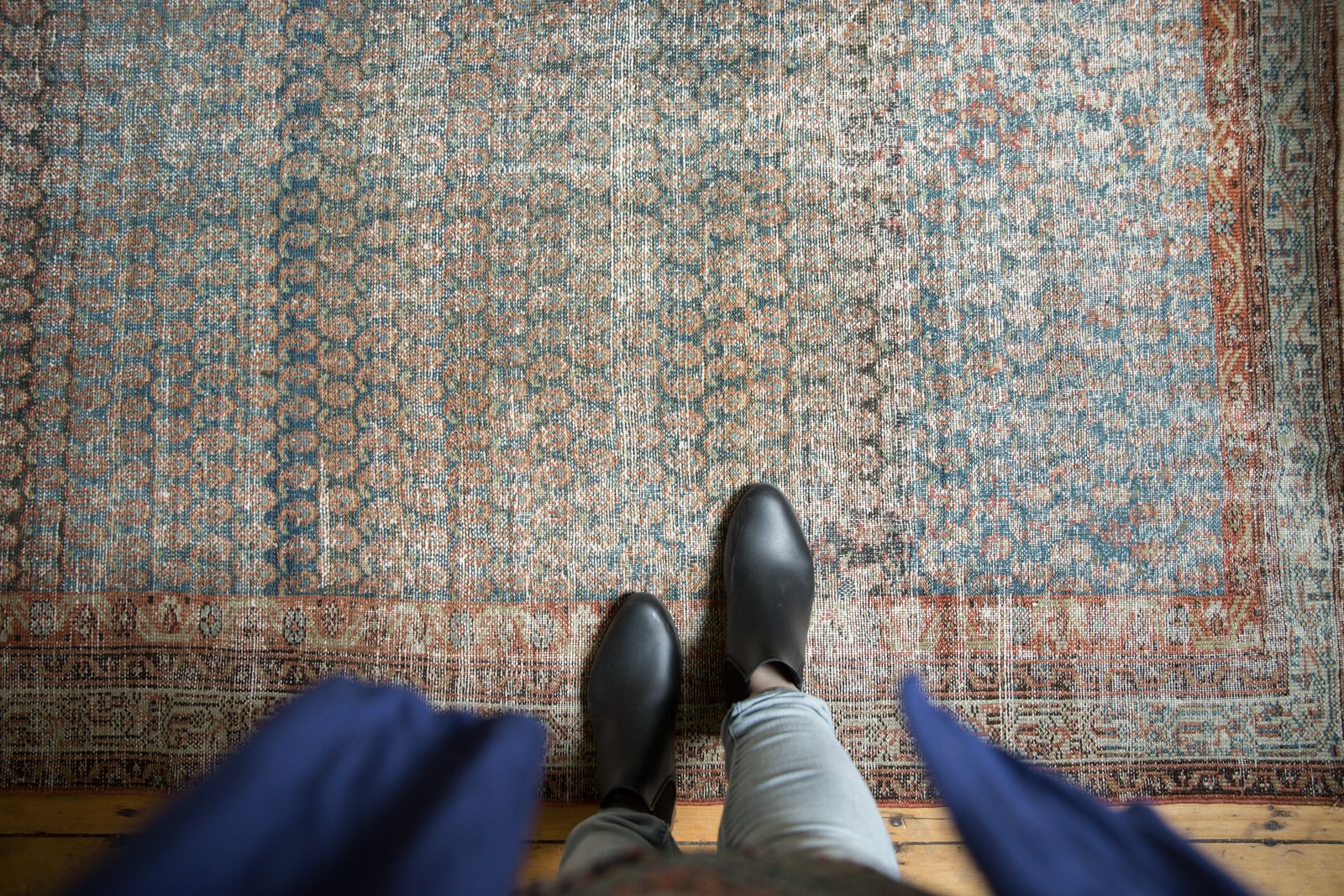  Vintage Distressed Serbend Rug Runner / Item ee003277 image 2