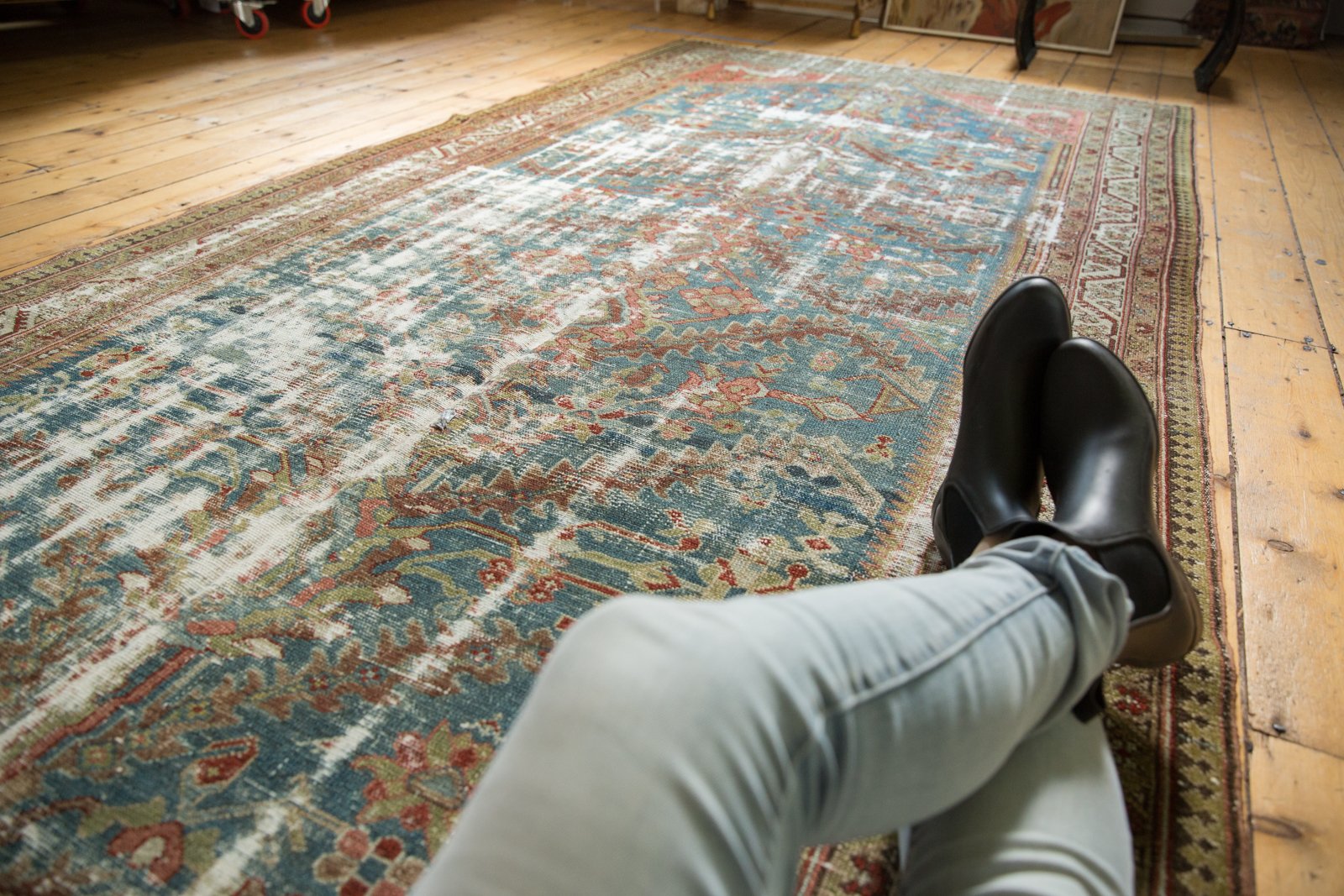  Vintage Distressed Malayer Rug Runner / Item ee003279 image 2