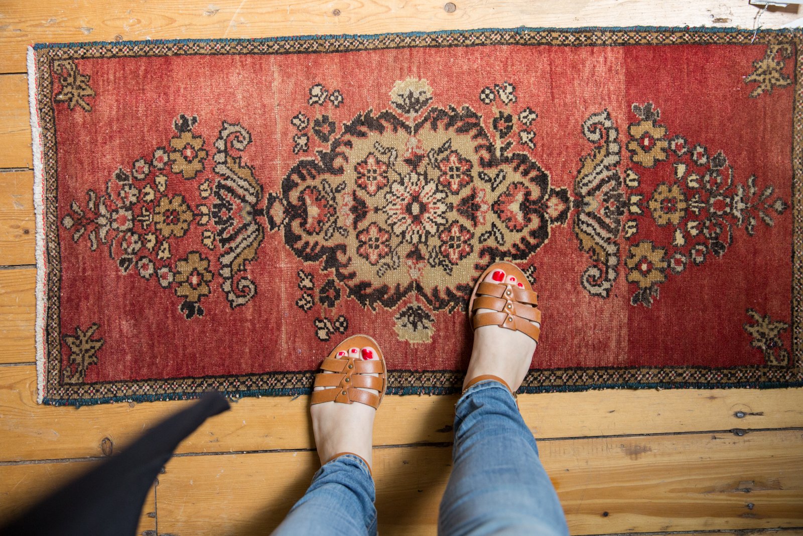 1.5x3.5 Vintage Oushak Rug Mat Runner // ONH Item ee003301 Image 1