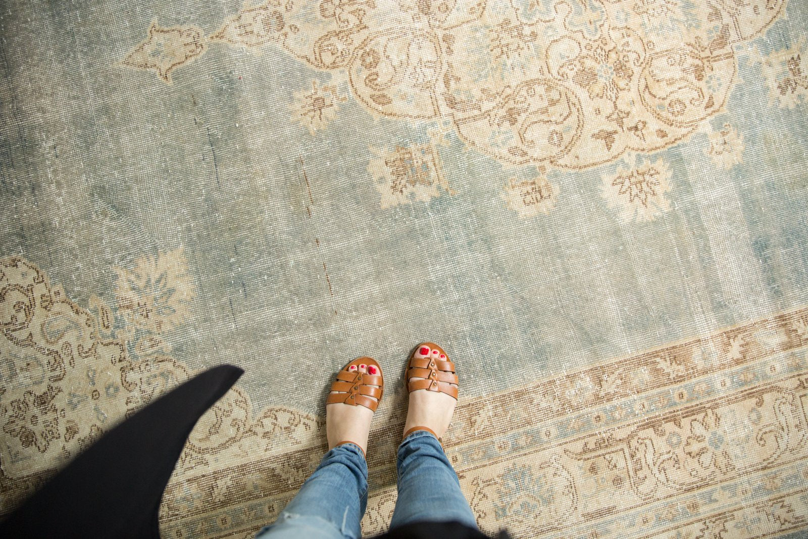 8.5x12 Vintage Distressed Sivas Carpet // ONH Item ee003319 Image 1