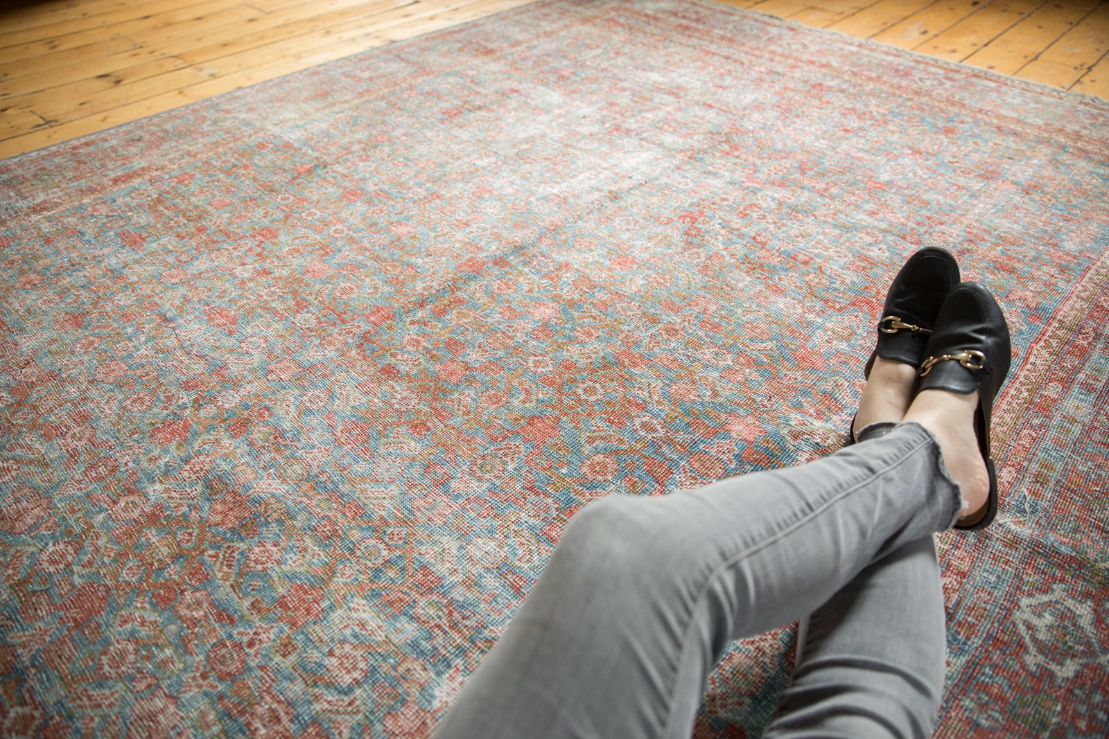 Vintage Distressed Mahal Carpet