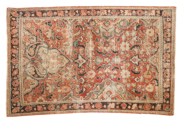 4'4" x 6'9" Vintage Distressed Mahal Rug / Item ee003338 image 1