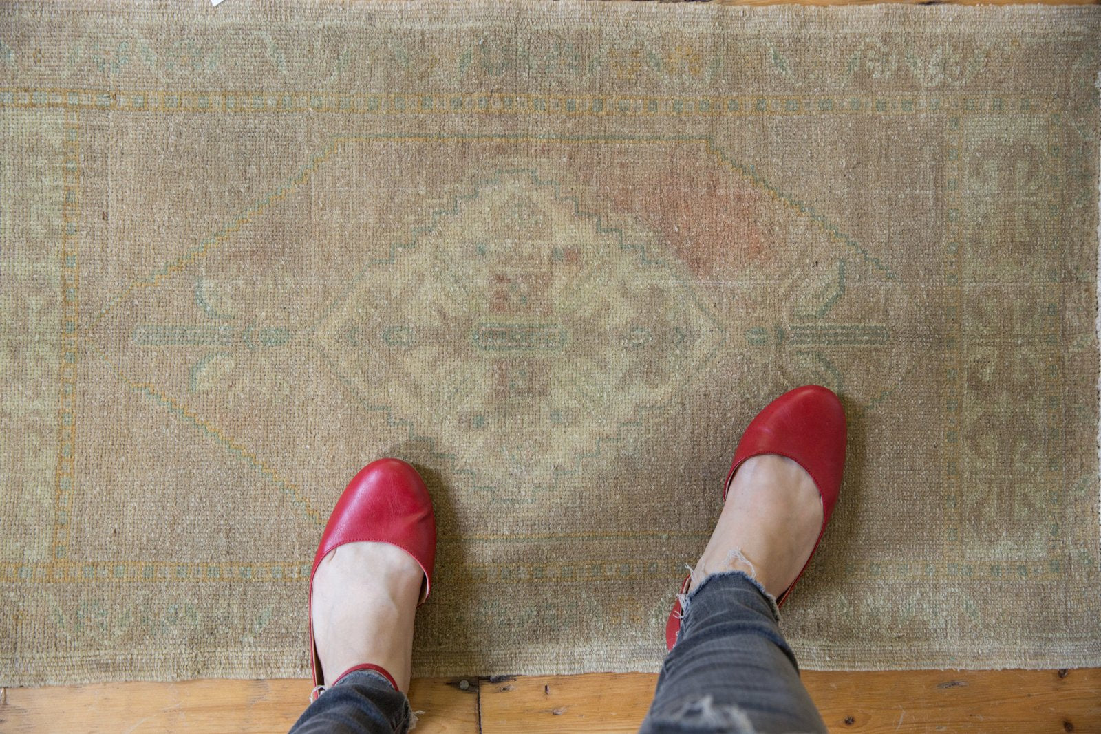  Vintage Distressed Oushak Rug / Item ee003348 image 2