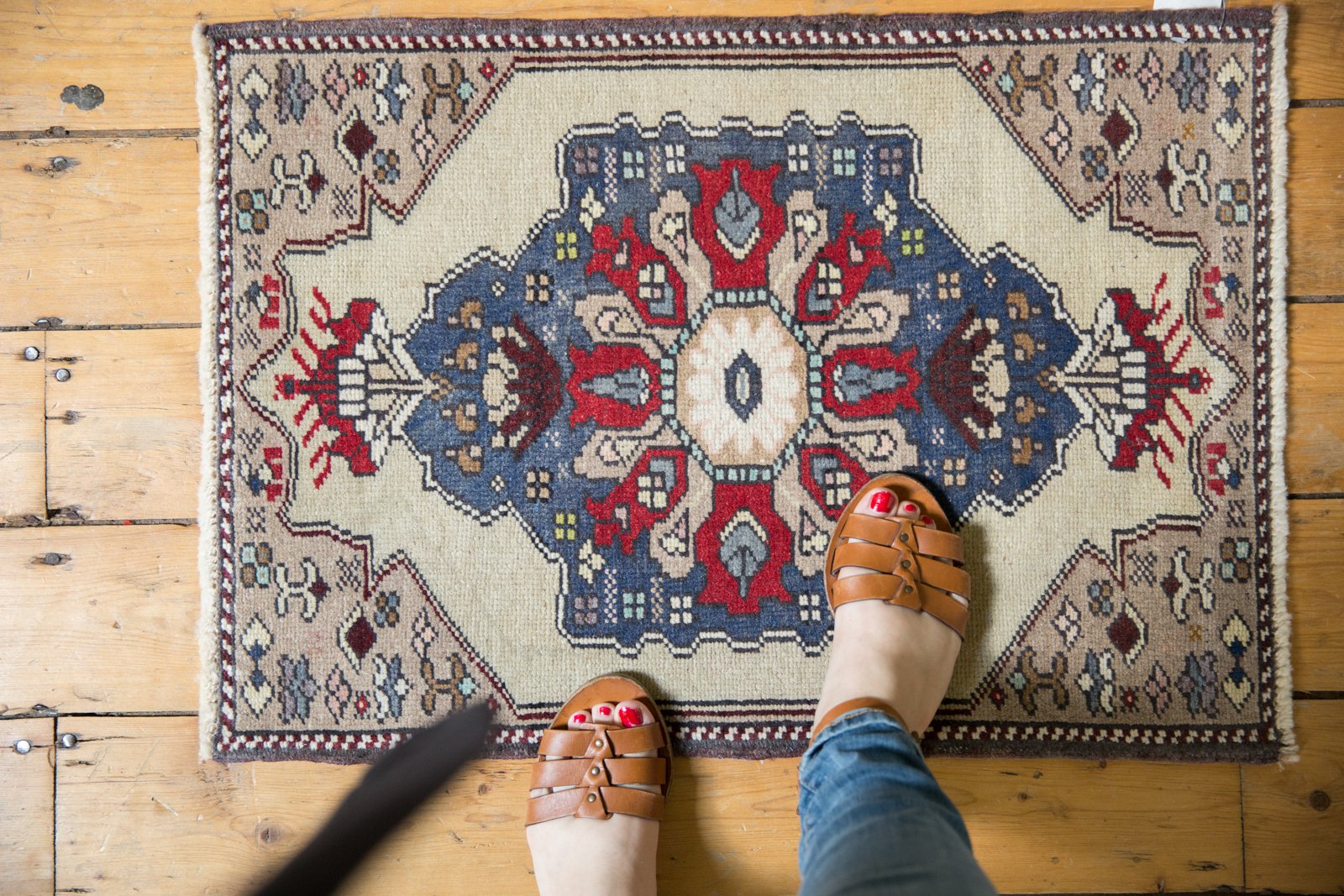 1.5x2.5 Vintage Oushak Rug Mat // ONH Item ee003351 Image 1