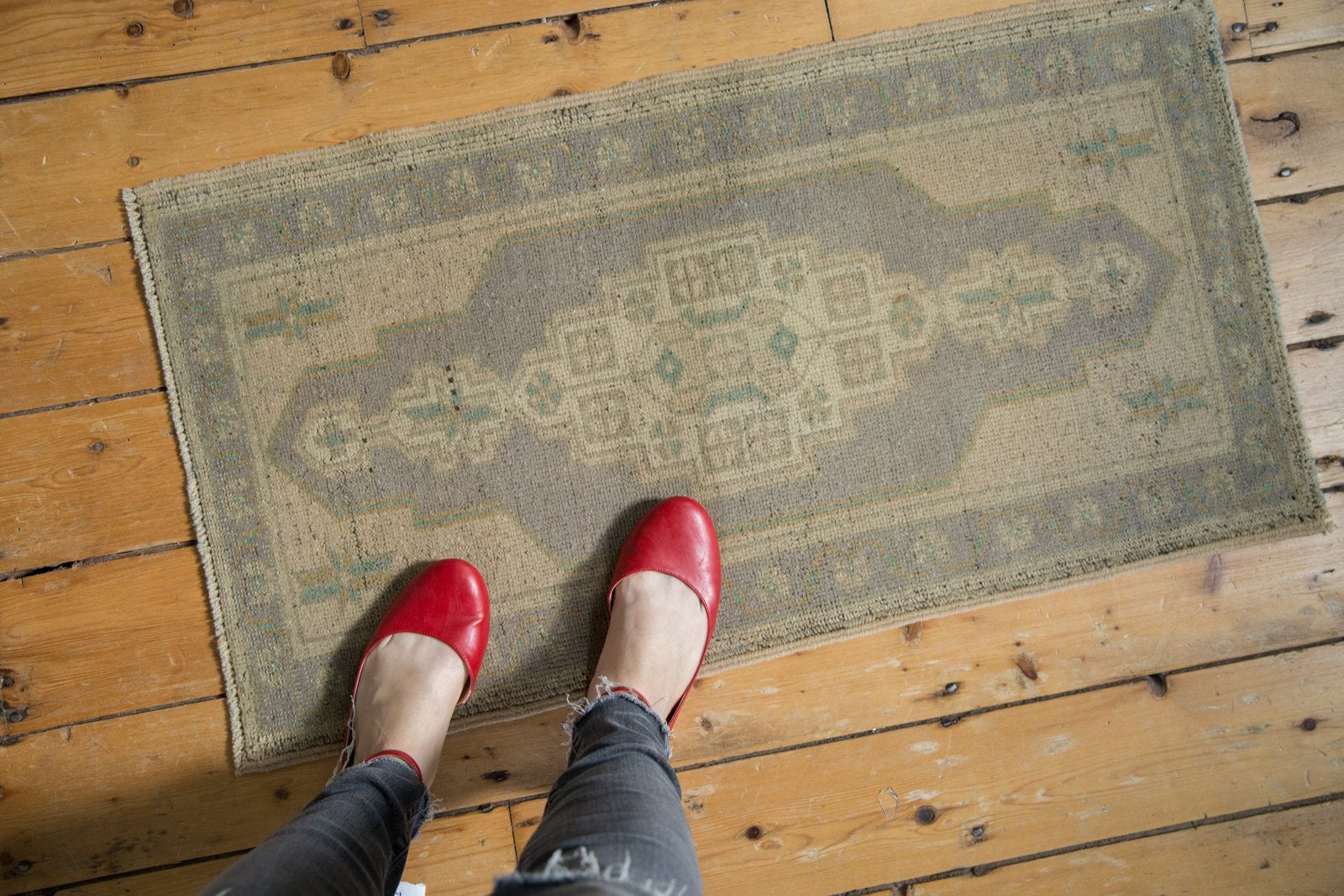 1.5x3.5 Vintage Distressed Oushak Rug Mat Runner // ONH Item ee003354 Image 1