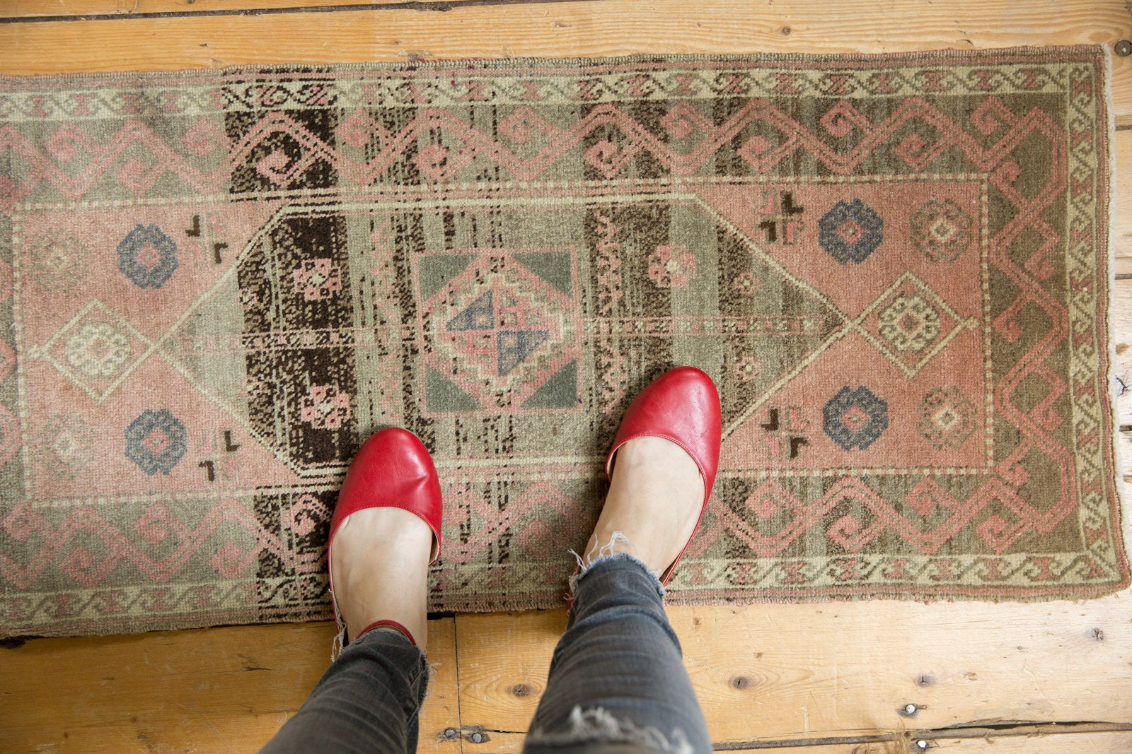 1.5x3.5 Vintage Distressed Oushak Rug Mat Runner // ONH Item ee003360 Image 1