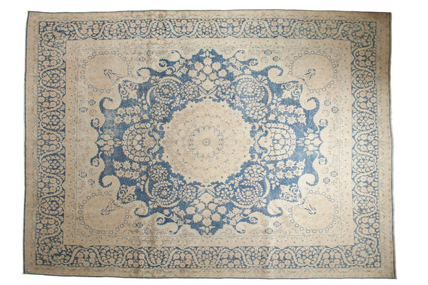 9'6" x 13'2" Vintage Distressed Kerman Carpet / Item ee003458 image 1