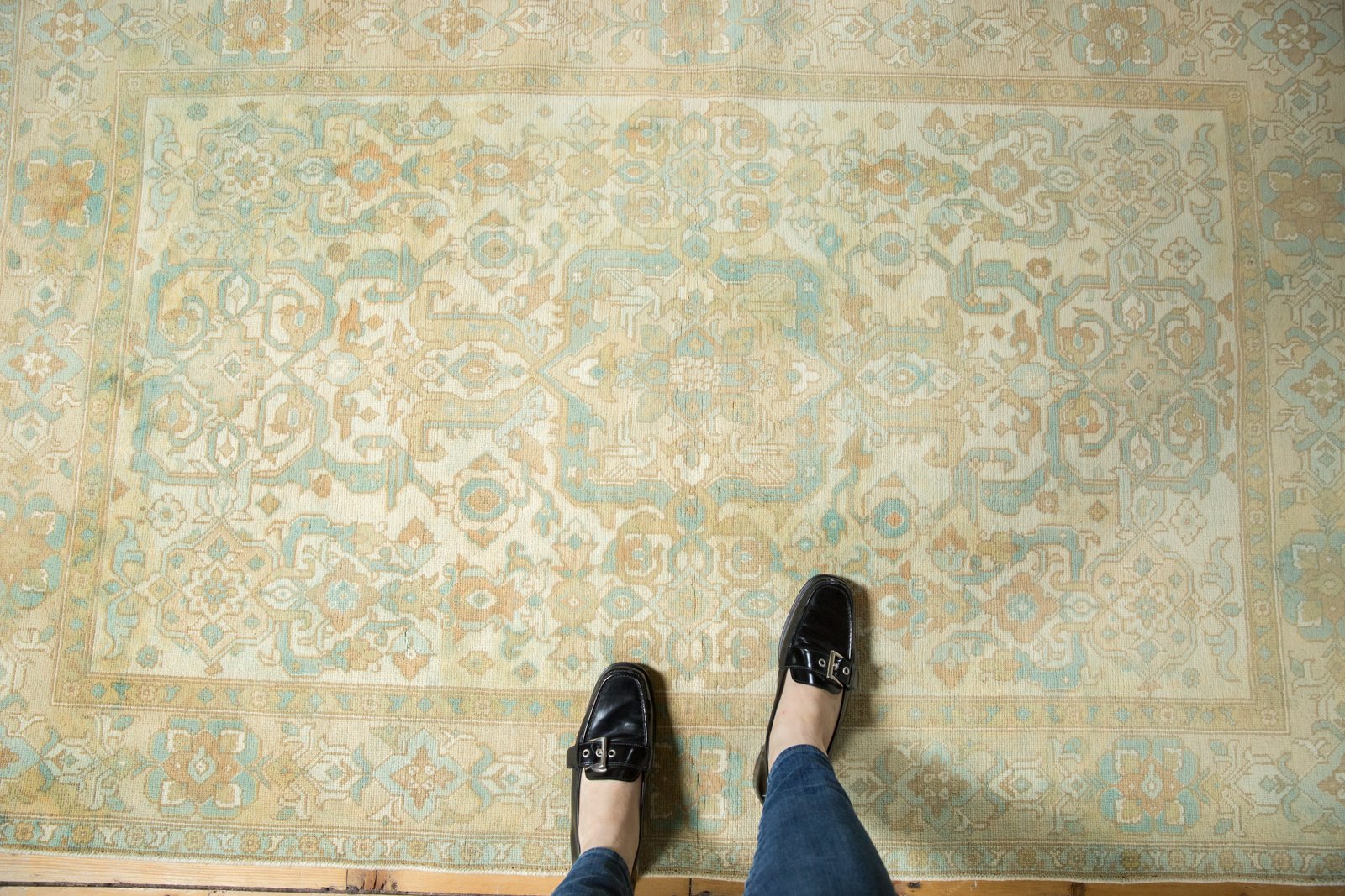 4x6 Vintage Distressed Sivas Rug // ONH Item ee003532 Image 1