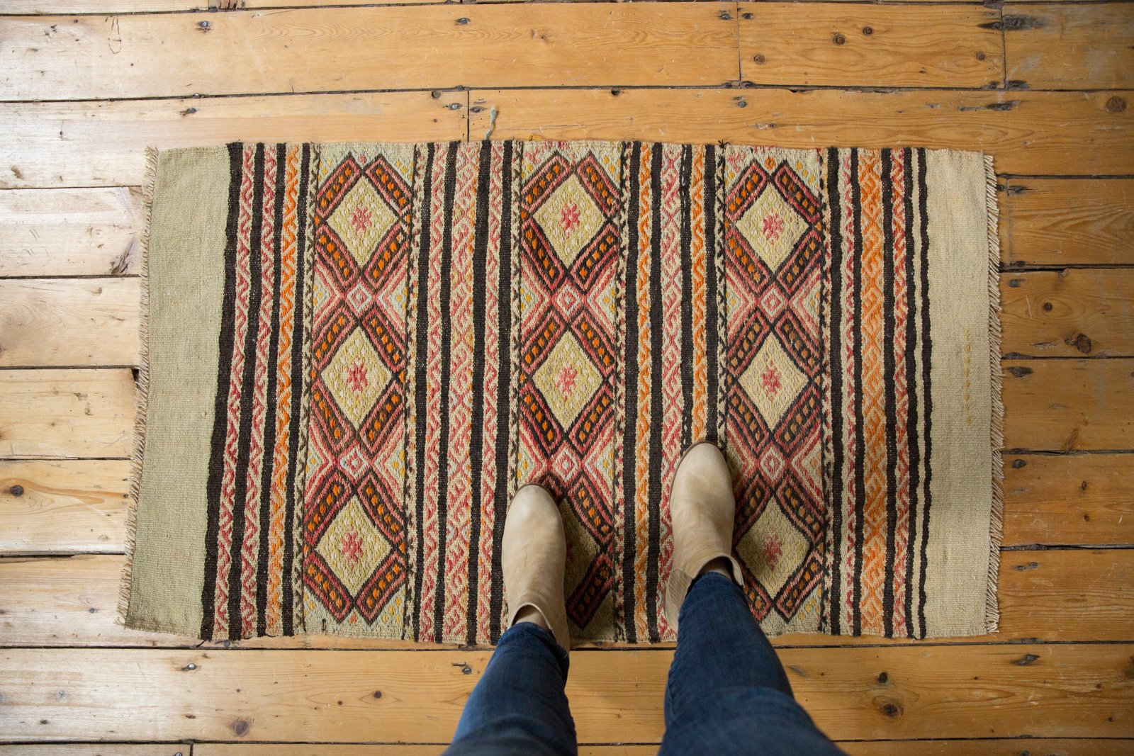 2.5x4 Vintage Jijim Rug // ONH Item ee003537 Image 1