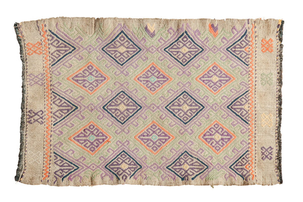 1.5x2.5 Vintage Distressed Jijim Rug Mat // ONH Item ee003541