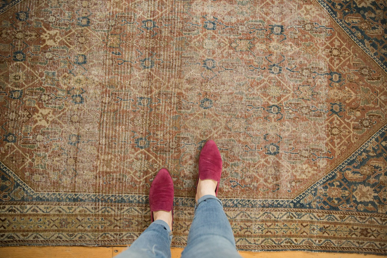 Antique Shiraz Rug / ONH item ee003558 image 1