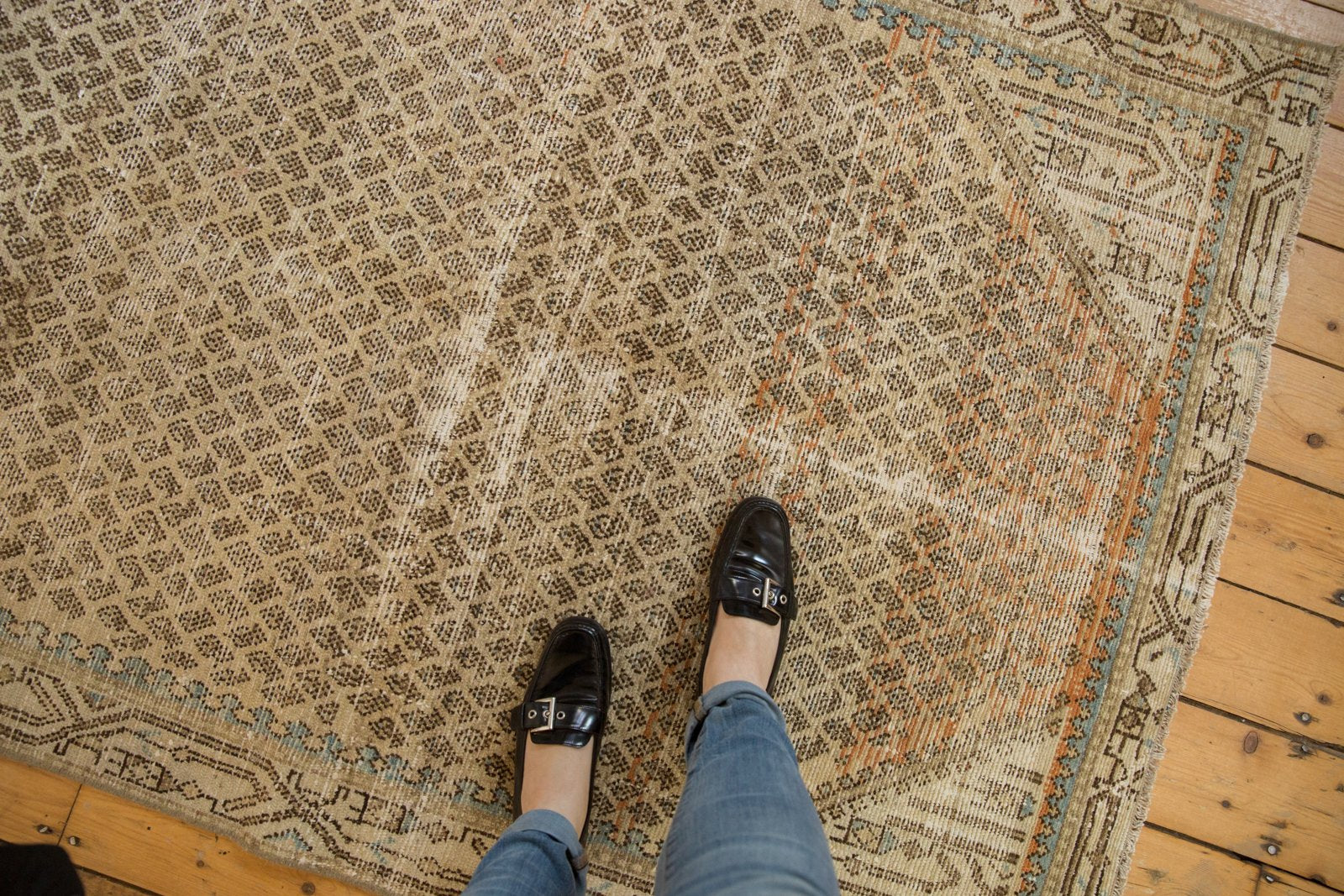 4x6 Vintage Distressed Mir Serbend Rug // ONH Item ee003568 Image 1