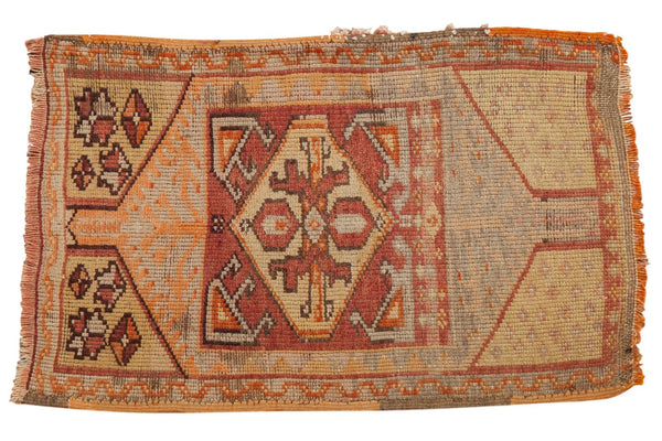 Vintage Distressed Oushak Rug Mat / ONH item ee003600
