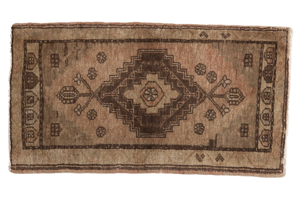 1.5x3 Vintage Distressed Oushak Rug Mat // ONH Item ee003613