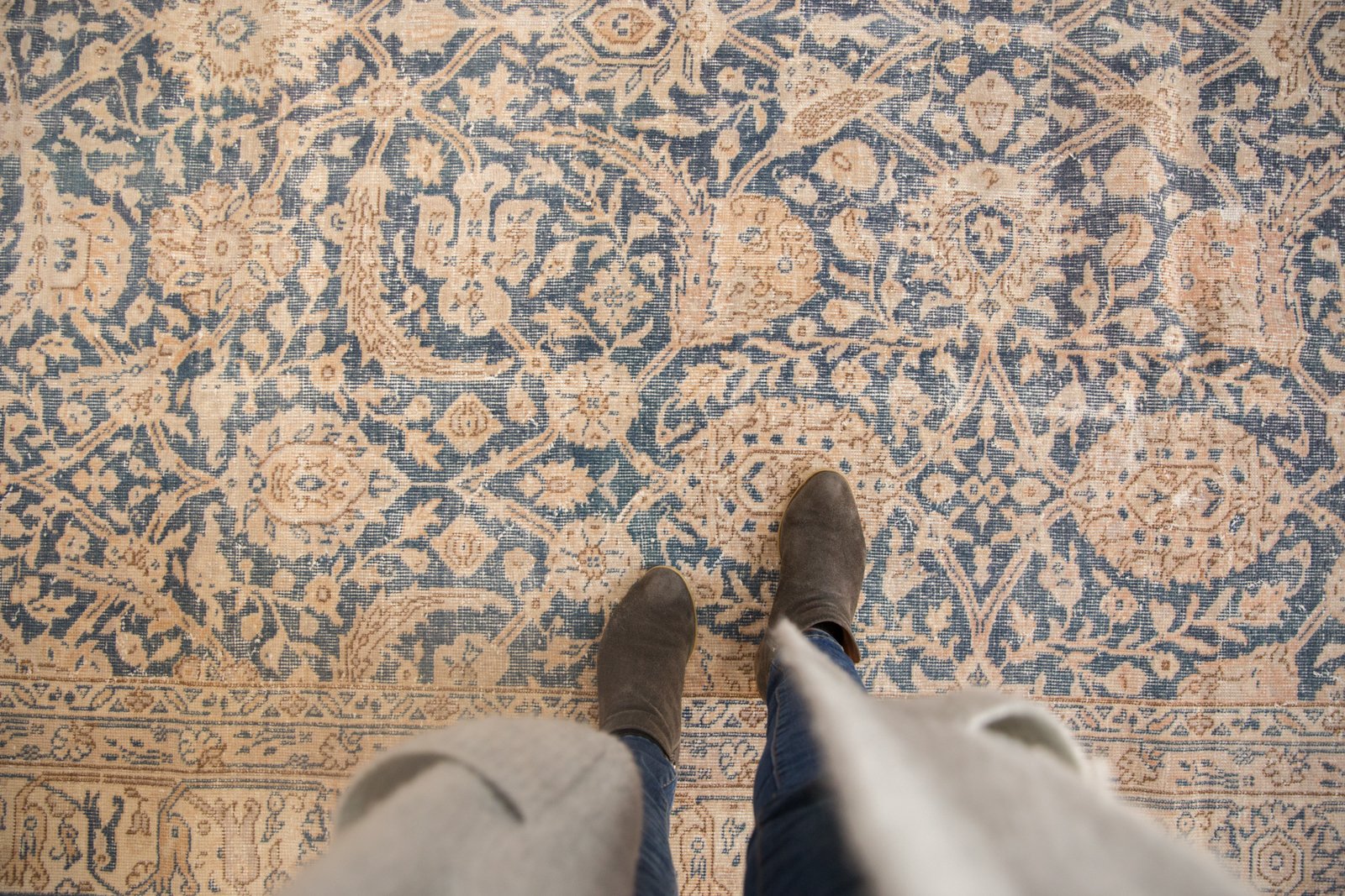 Vintage Distressed Sparta Carpet / ONH item ee003634 Image 1